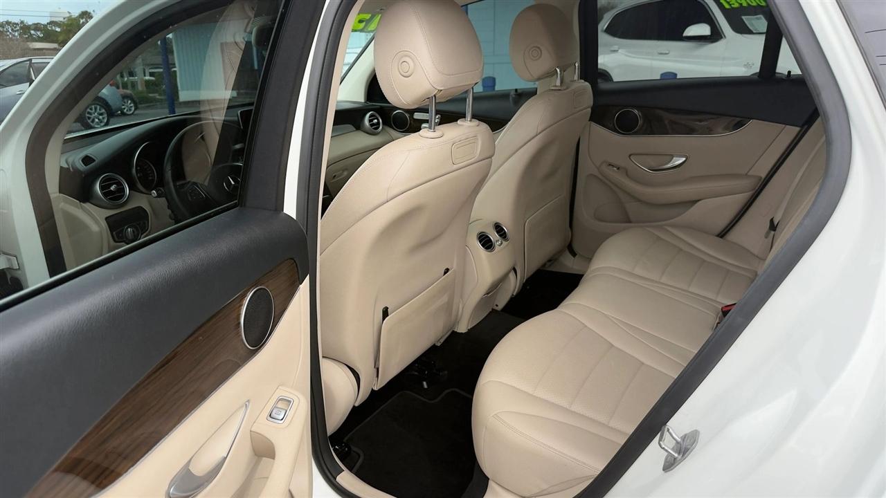 Mercedes-Benz GLC-Class GLC300 2019