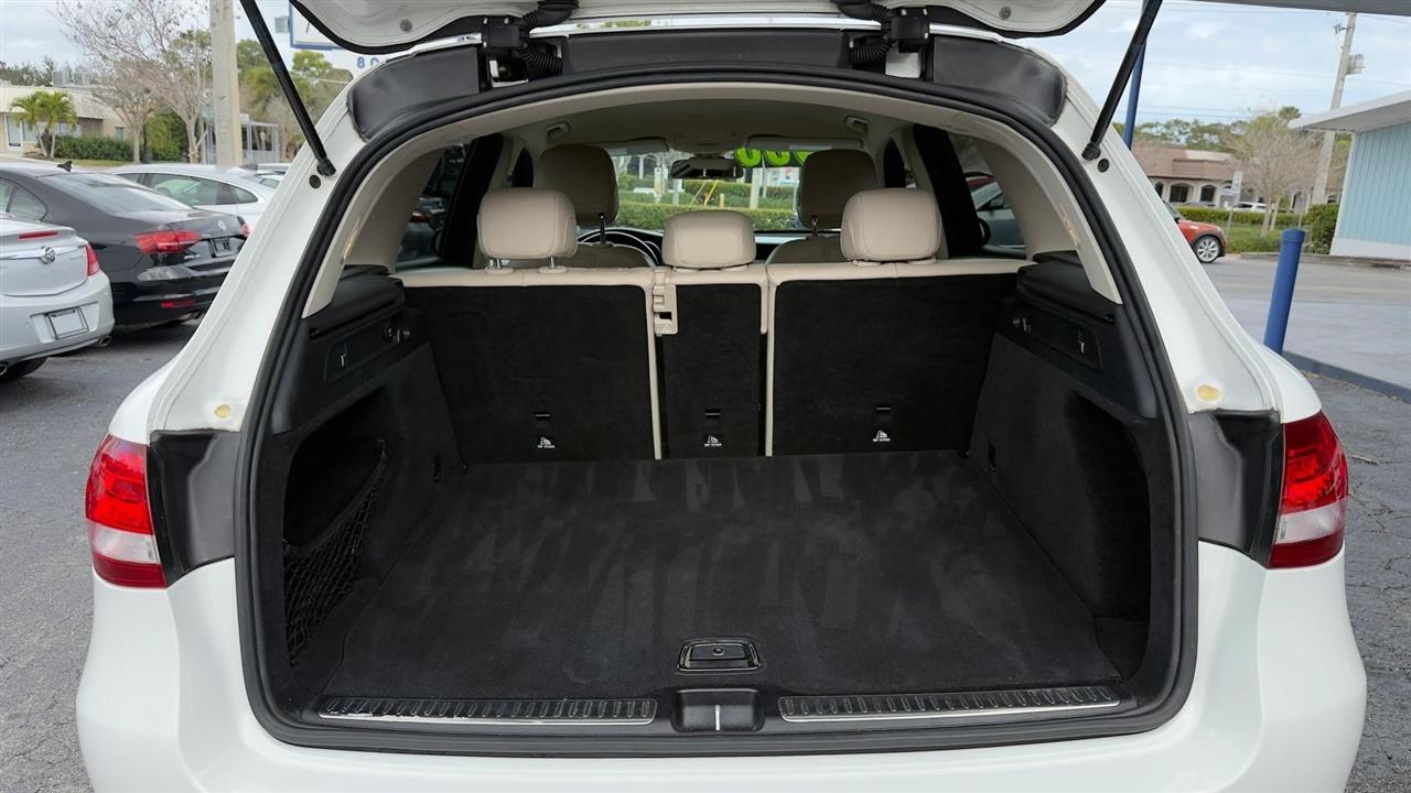 Mercedes-Benz GLC-Class GLC300 2019