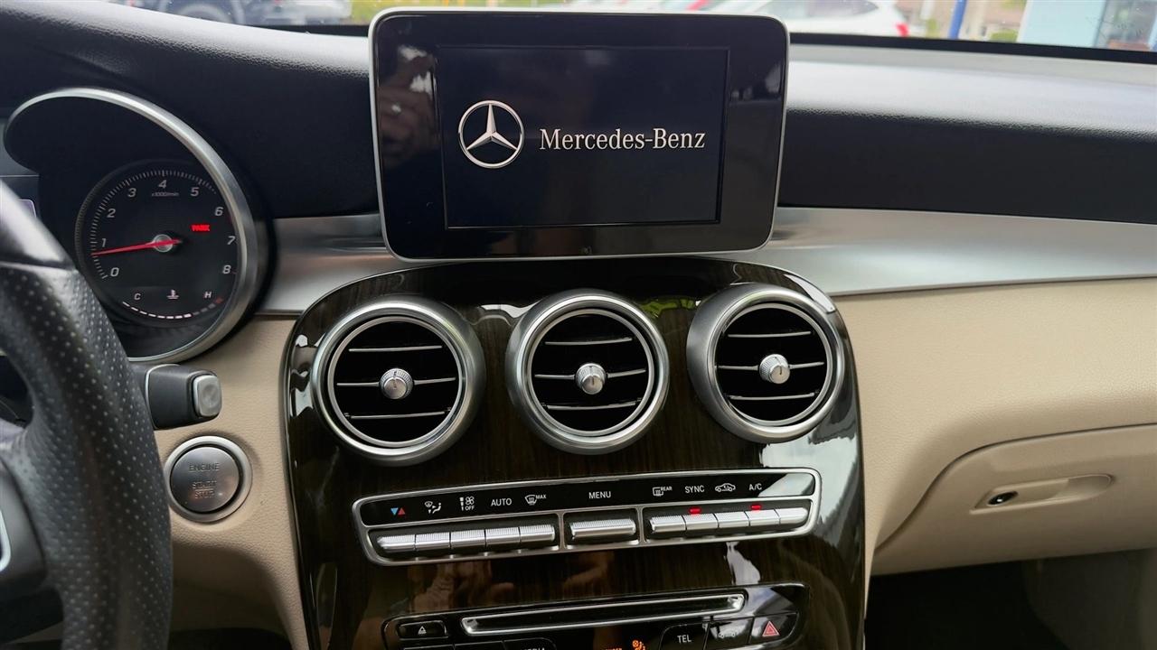 Mercedes-Benz GLC-Class GLC300 2019