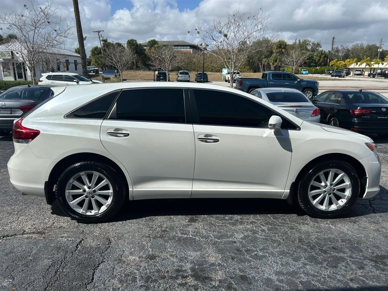 Toyota Venza XLE I4 AWD 2013