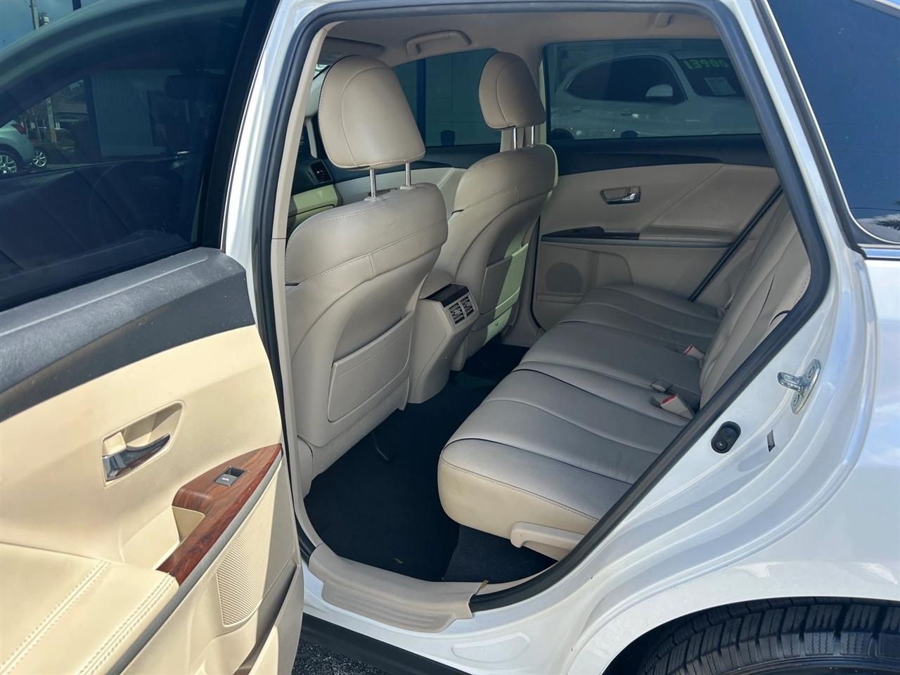 Toyota Venza XLE I4 AWD 2013