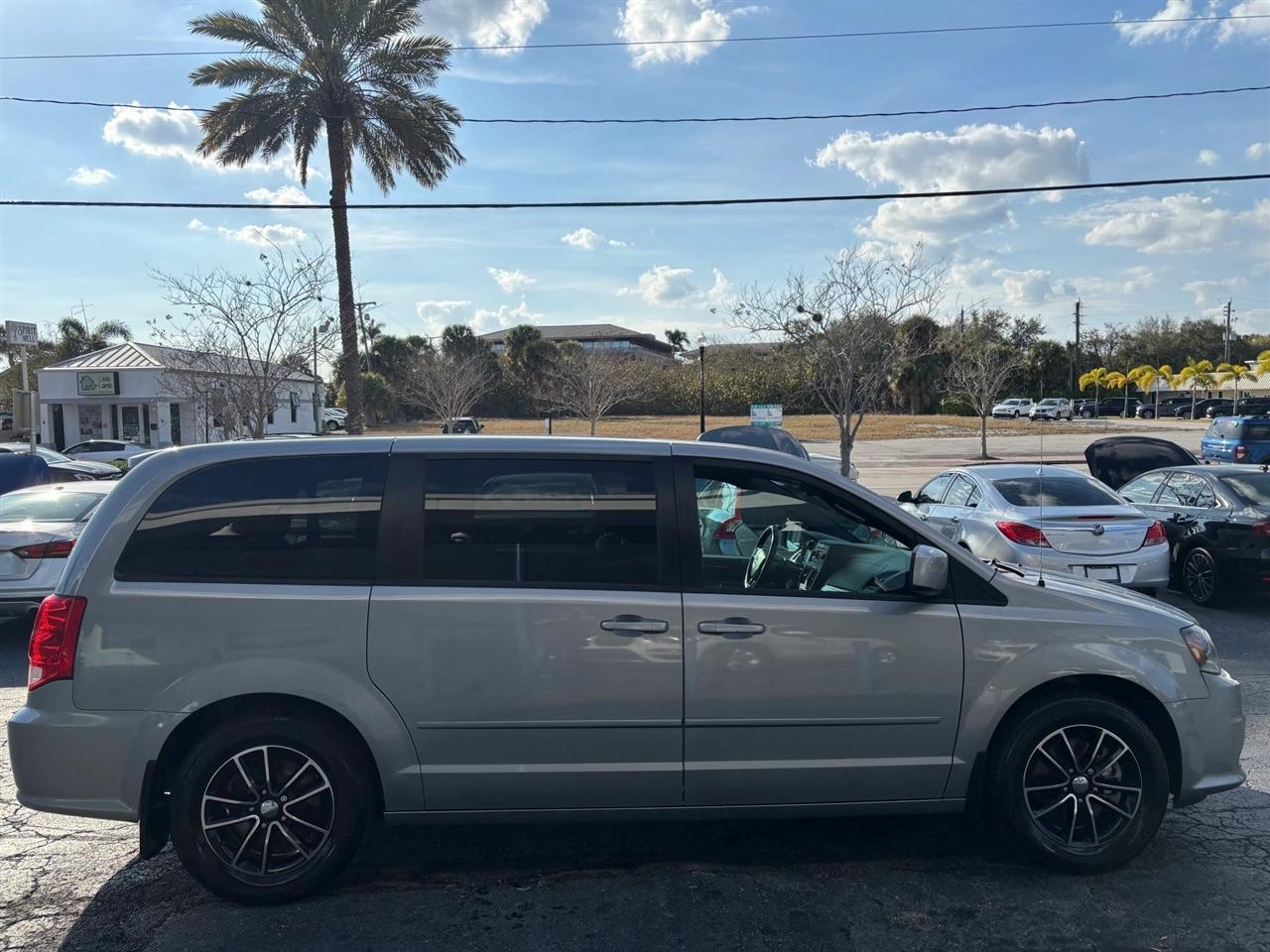 Dodge Grand Caravan SE 2015