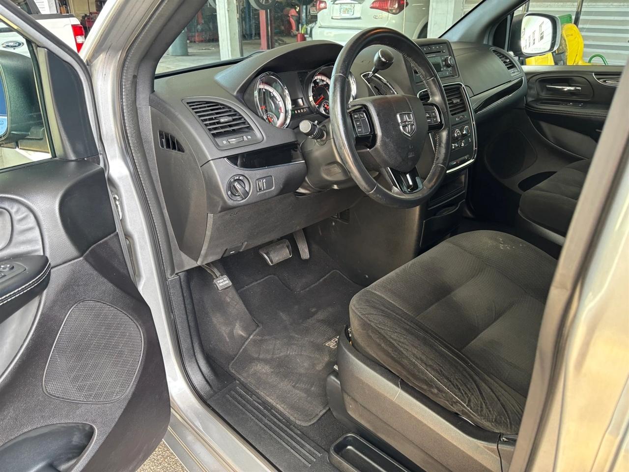 Dodge Grand Caravan SE 2015