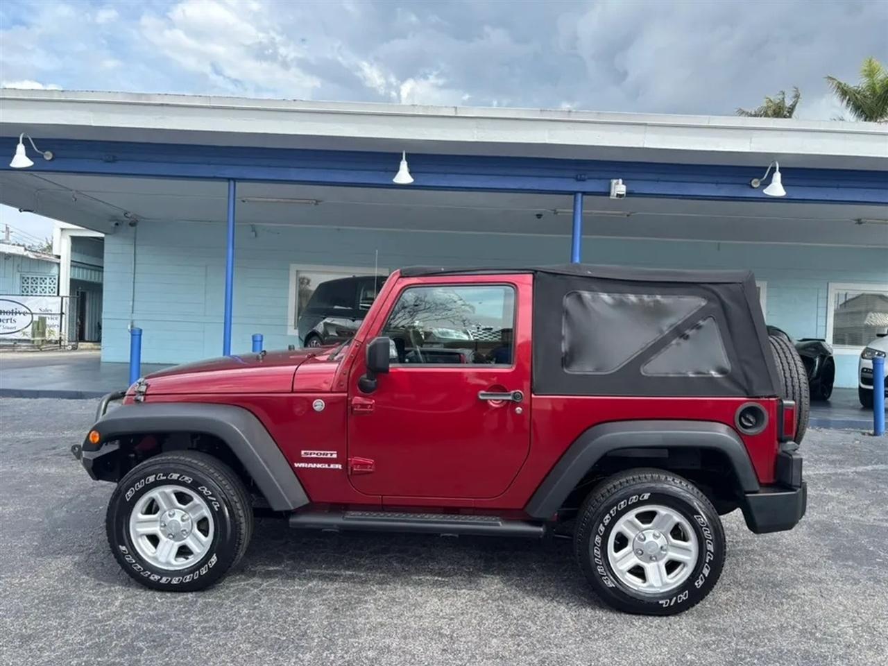 Jeep Wrangler Sport 4WD 2013