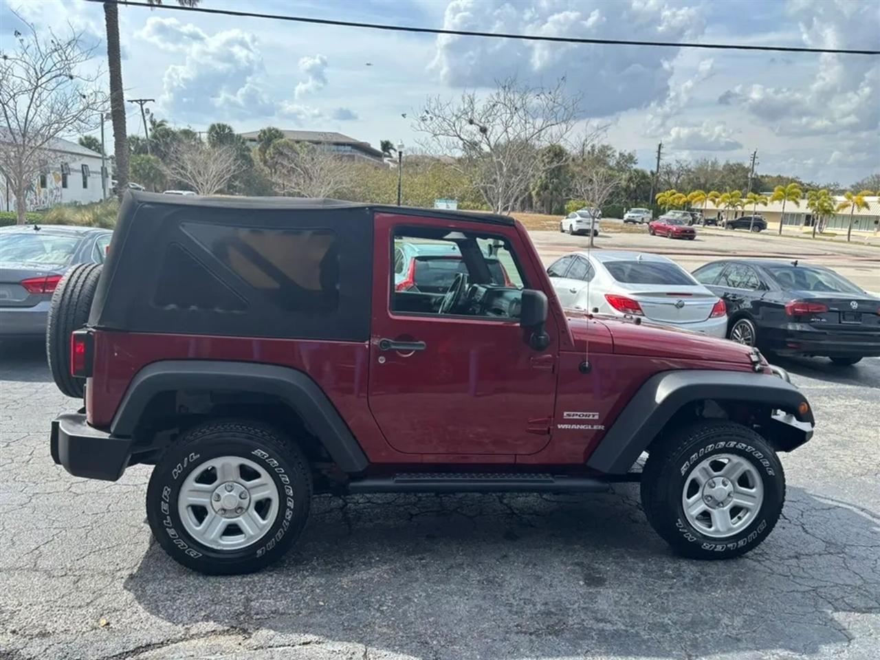 Jeep Wrangler Sport 4WD 2013