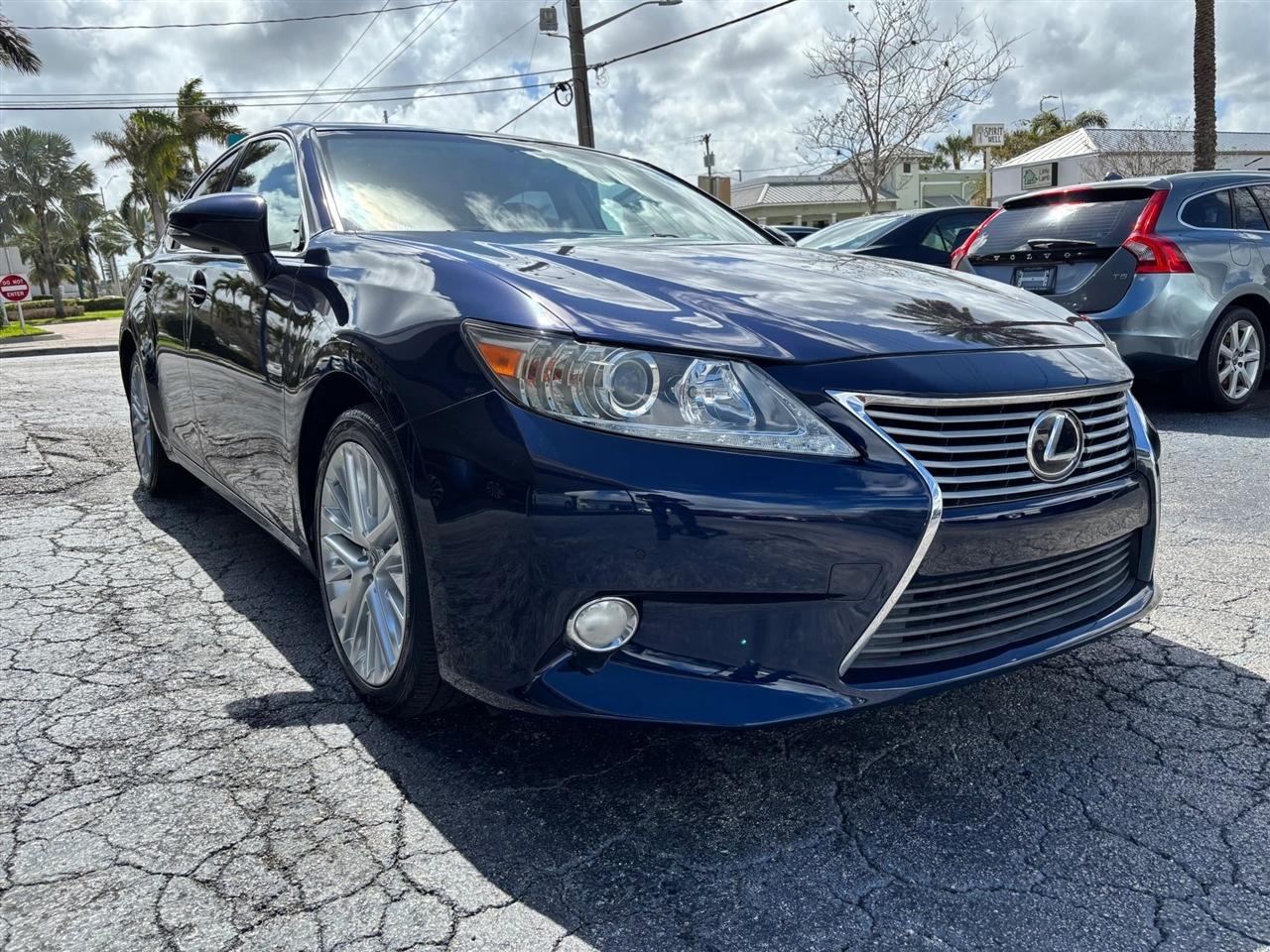 Lexus ES 350 Sedan 2013