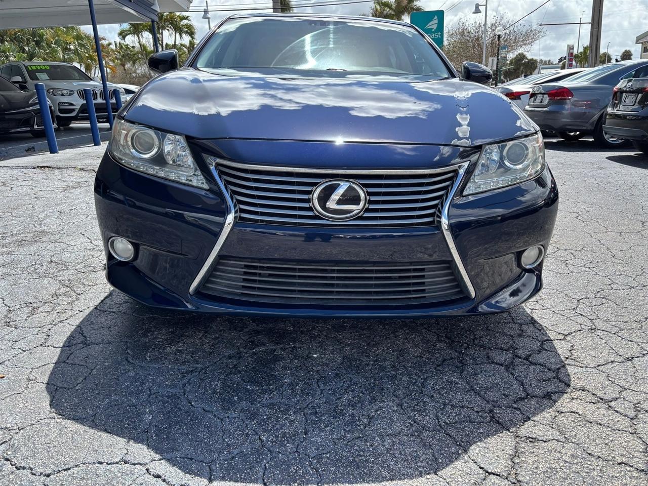 Lexus ES 350 Sedan 2013