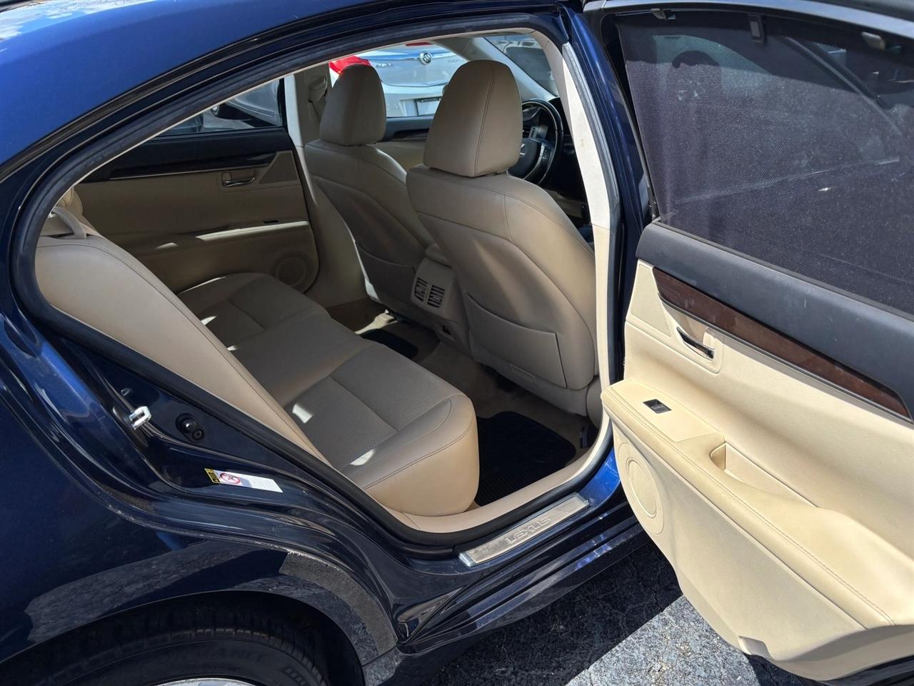 Lexus ES 350 Sedan 2013