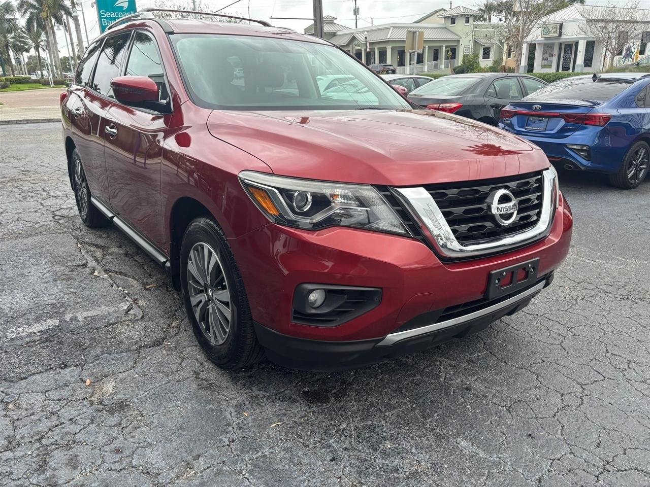 Nissan Pathfinder SV 2WD 2017
