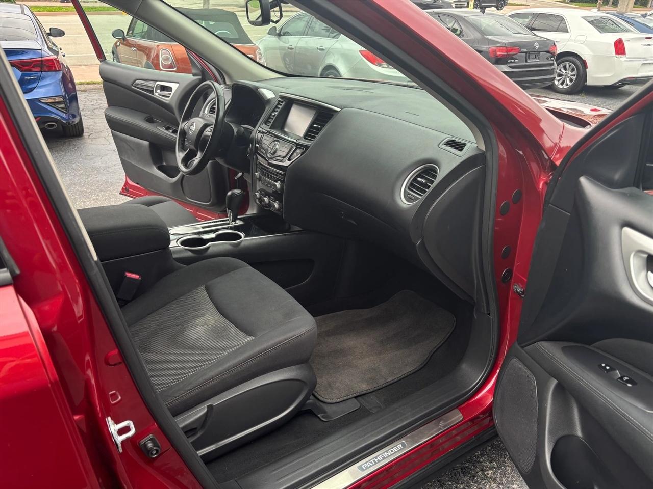 Nissan Pathfinder SV 2WD 2017