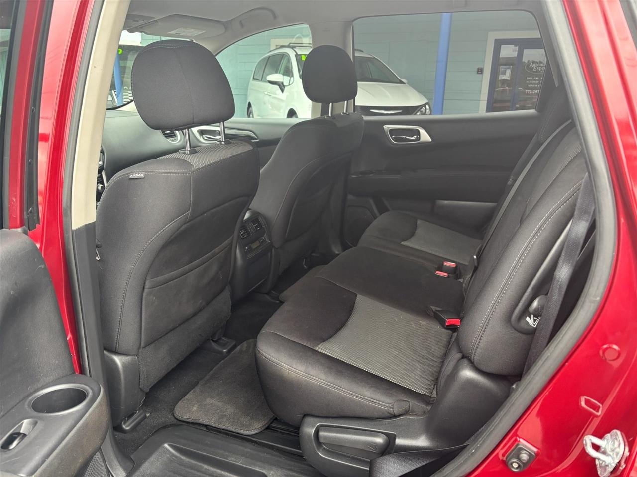 Nissan Pathfinder SV 2WD 2017