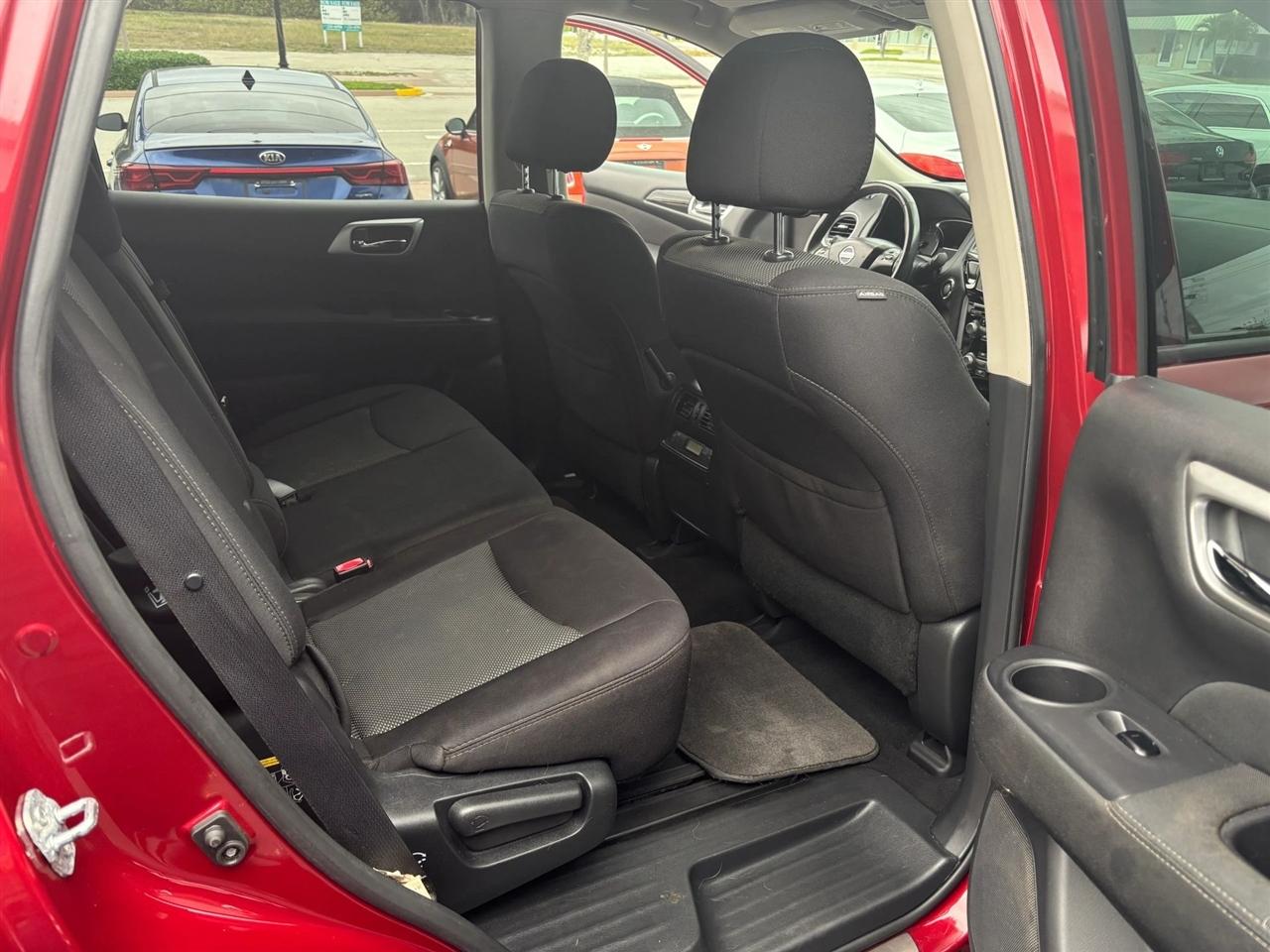 Nissan Pathfinder SV 2WD 2017