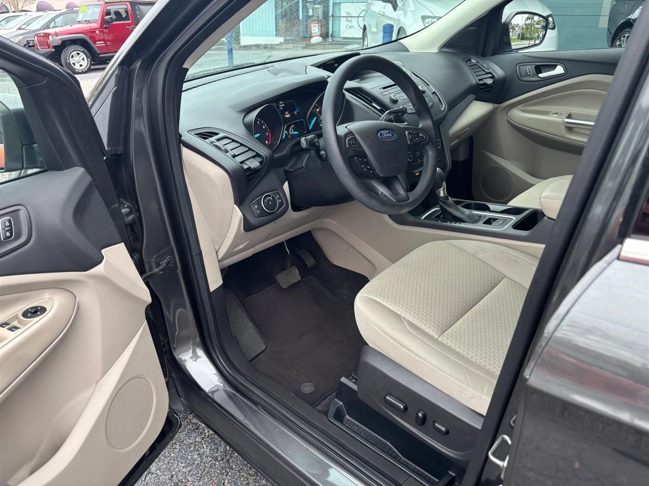 Ford Escape SE FWD 2017