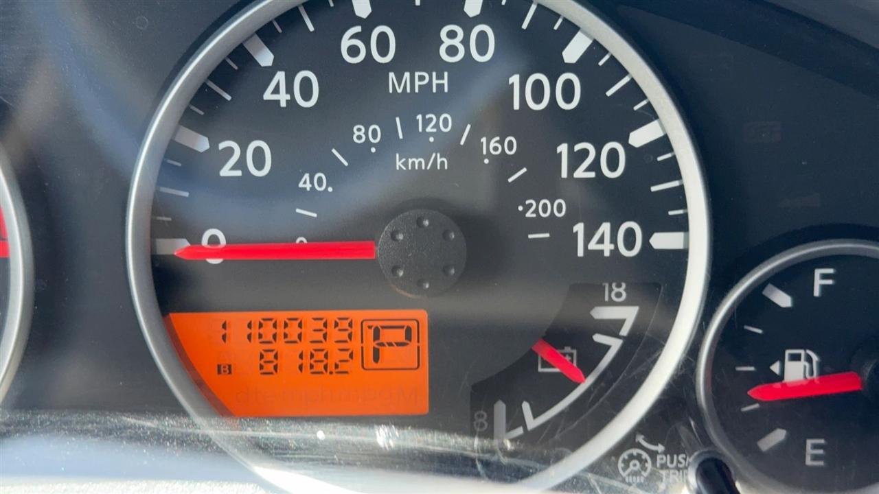 Nissan Pathfinder SE 4WD 2010