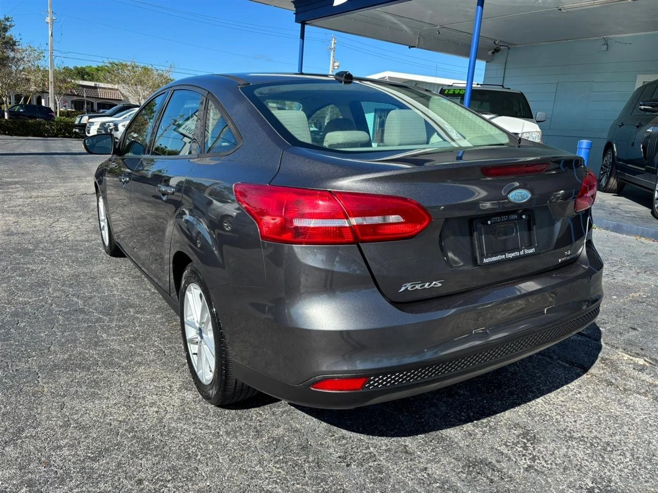 Ford Focus SE Sedan 2015