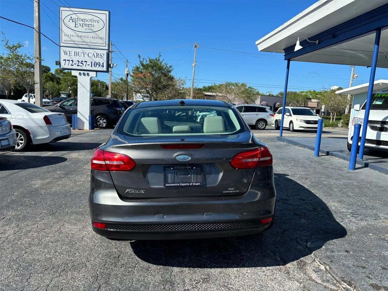 Ford Focus SE Sedan 2015