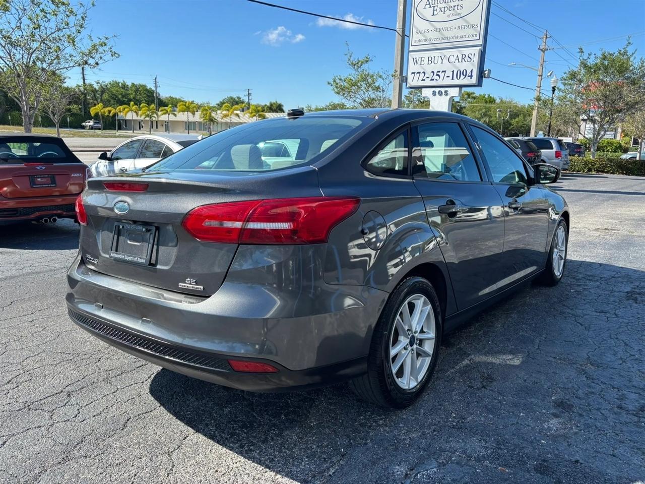 Ford Focus SE Sedan 2015