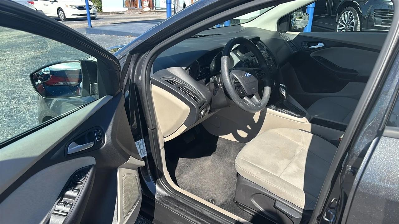 Ford Focus SE Sedan 2015