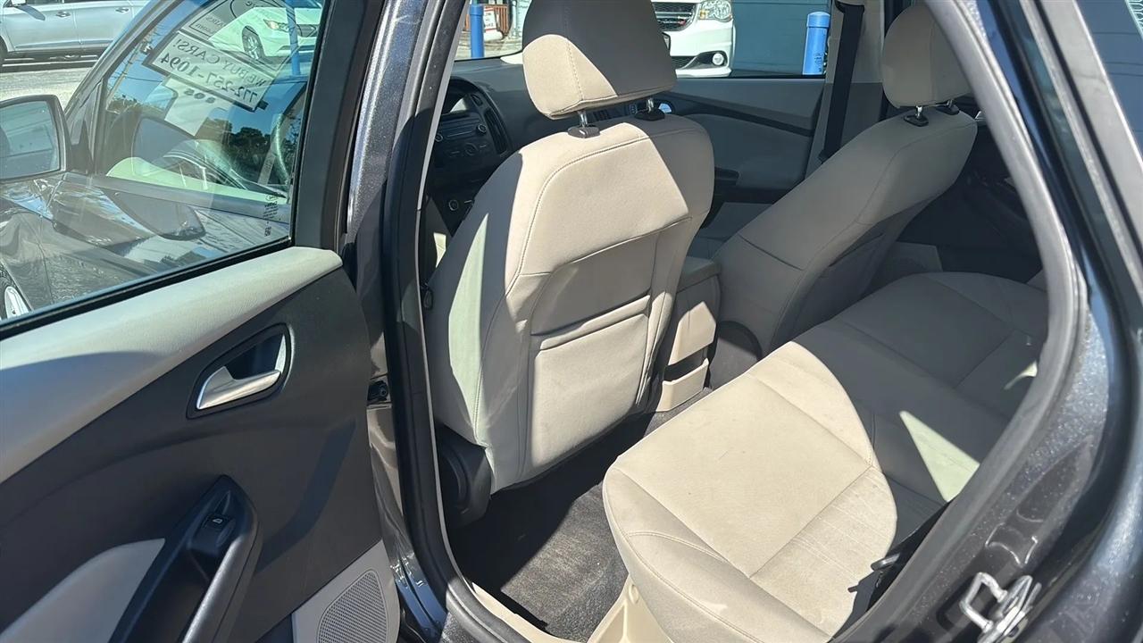 Ford Focus SE Sedan 2015