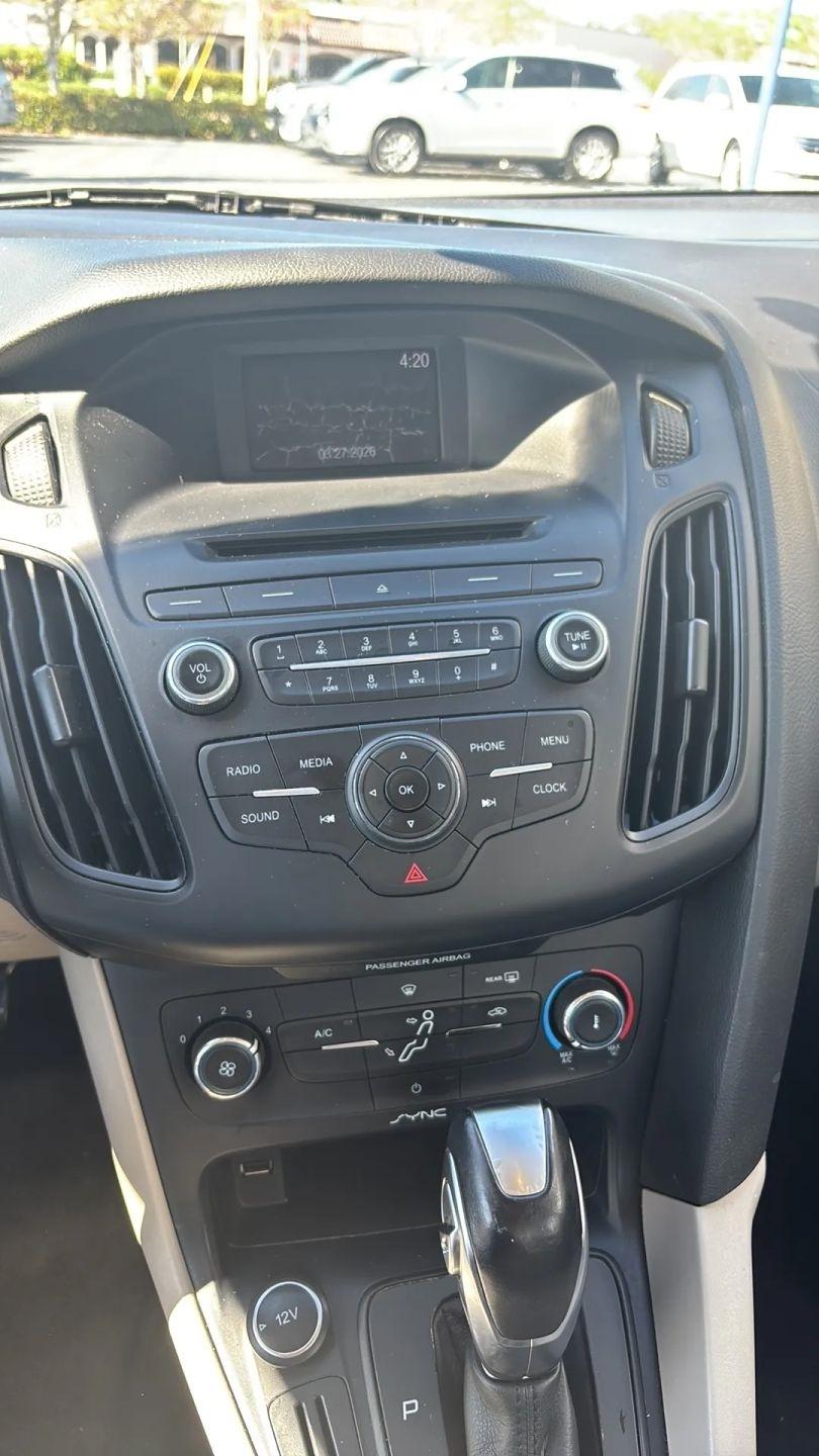 Ford Focus SE Sedan 2015