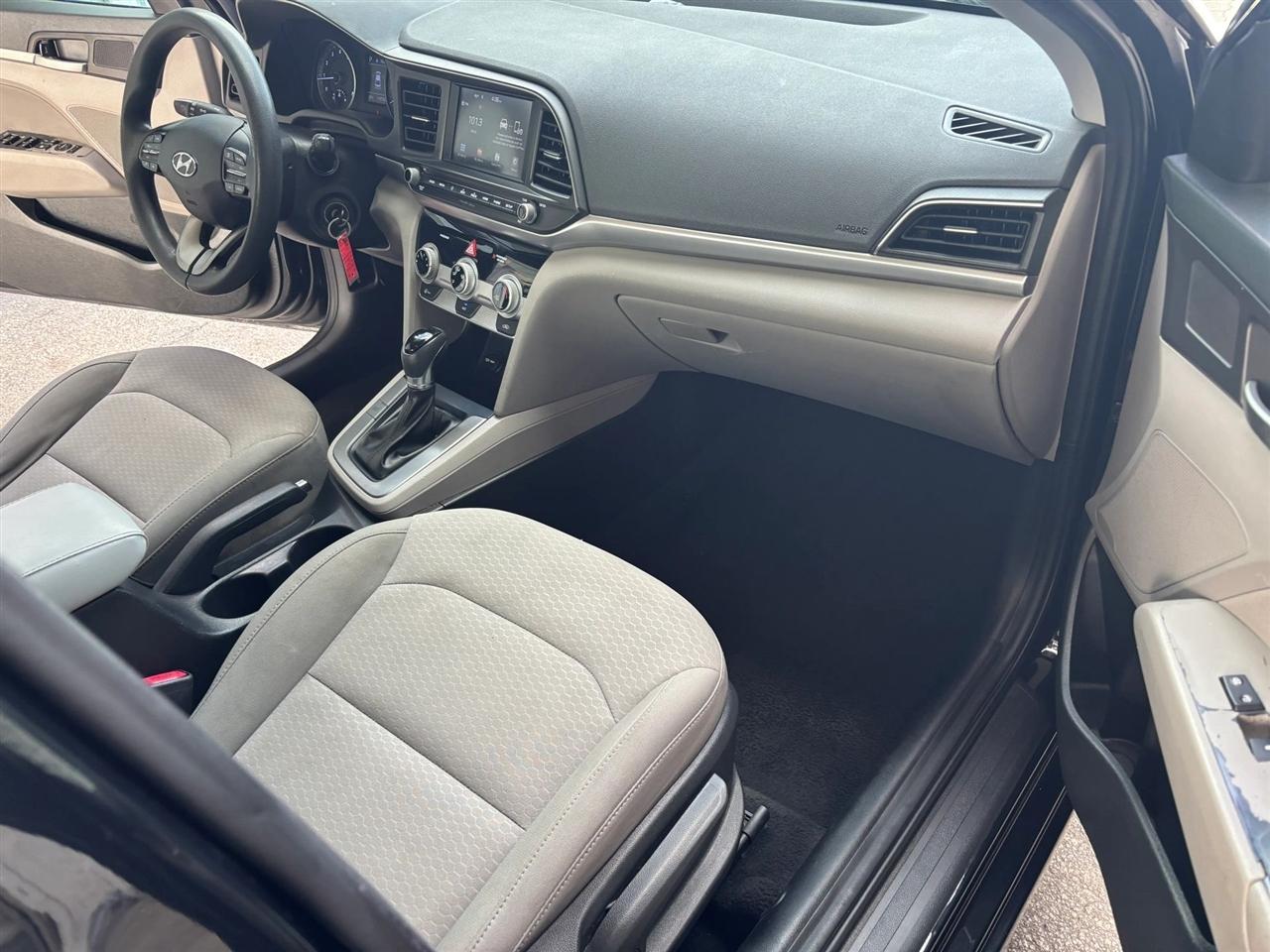 Hyundai Elantra Limited 2019