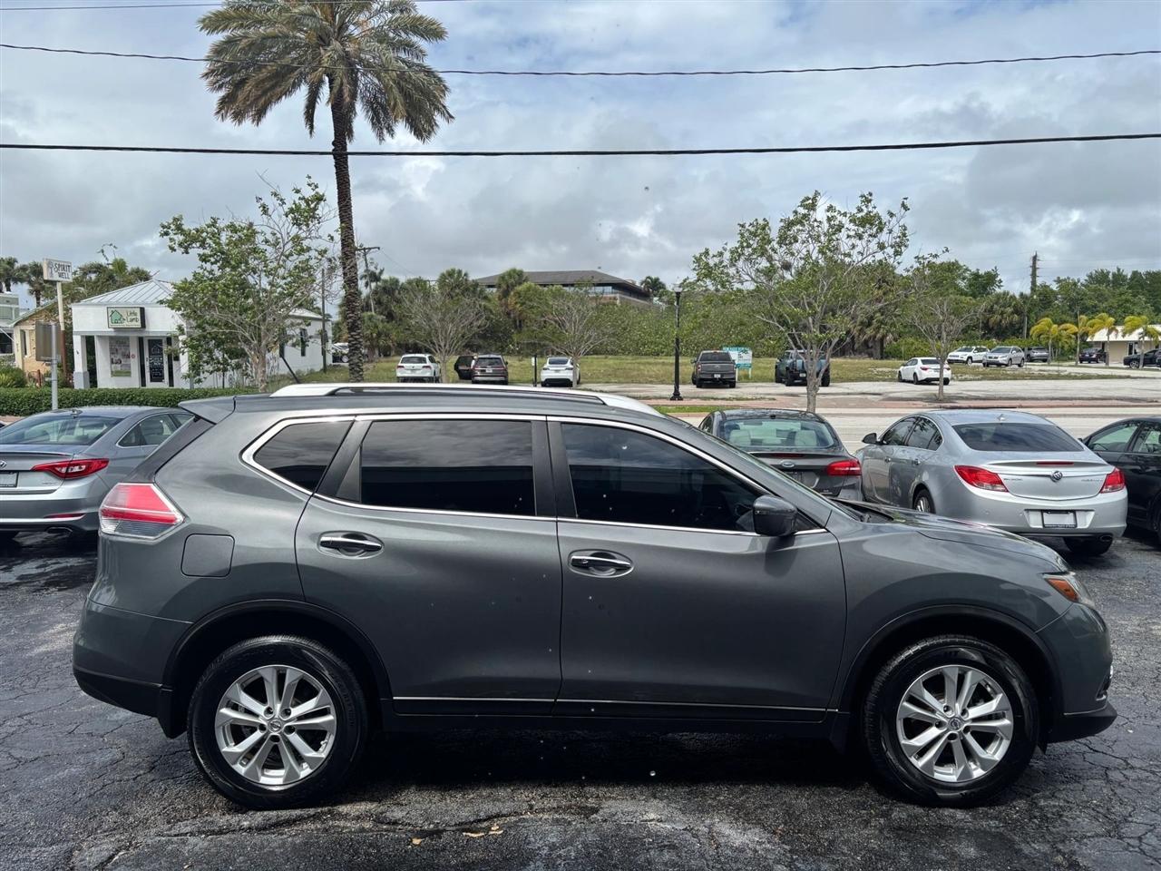 Nissan Rogue SV 2WD 2016