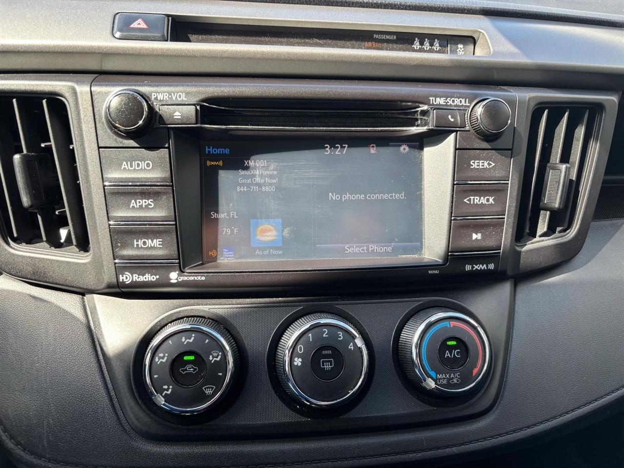 Toyota RAV4 LE FWD 2017