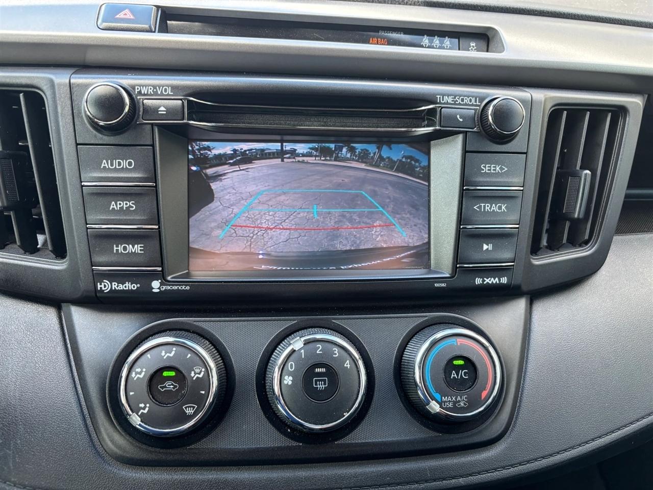 Toyota RAV4 LE FWD 2017