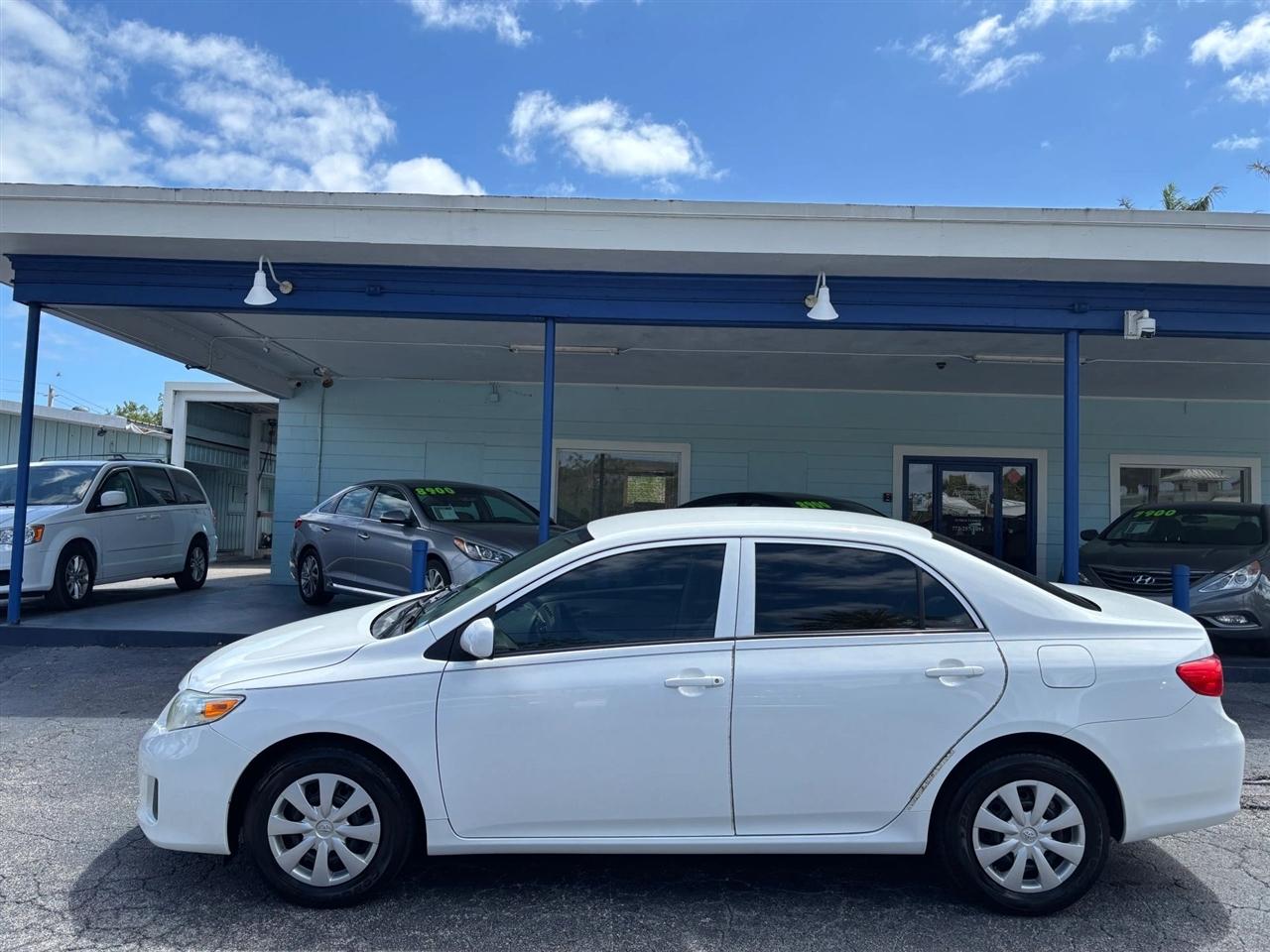 Toyota Corolla L 4-Speed AT 2013