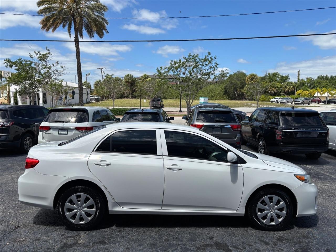 Toyota Corolla L 4-Speed AT 2013