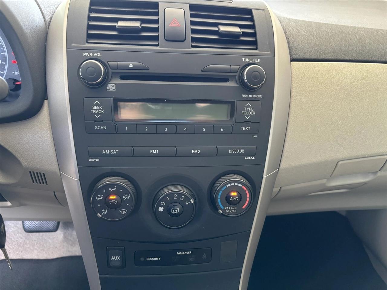 Toyota Corolla L 4-Speed AT 2013