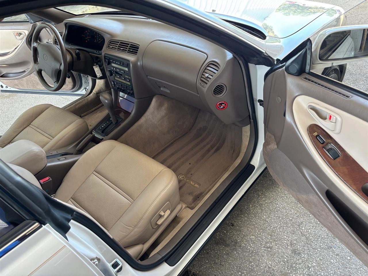 Lexus ES 300 Base 1996