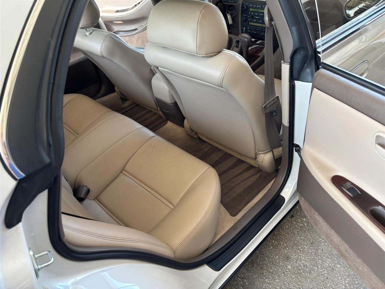 Lexus ES 300 Base 1996
