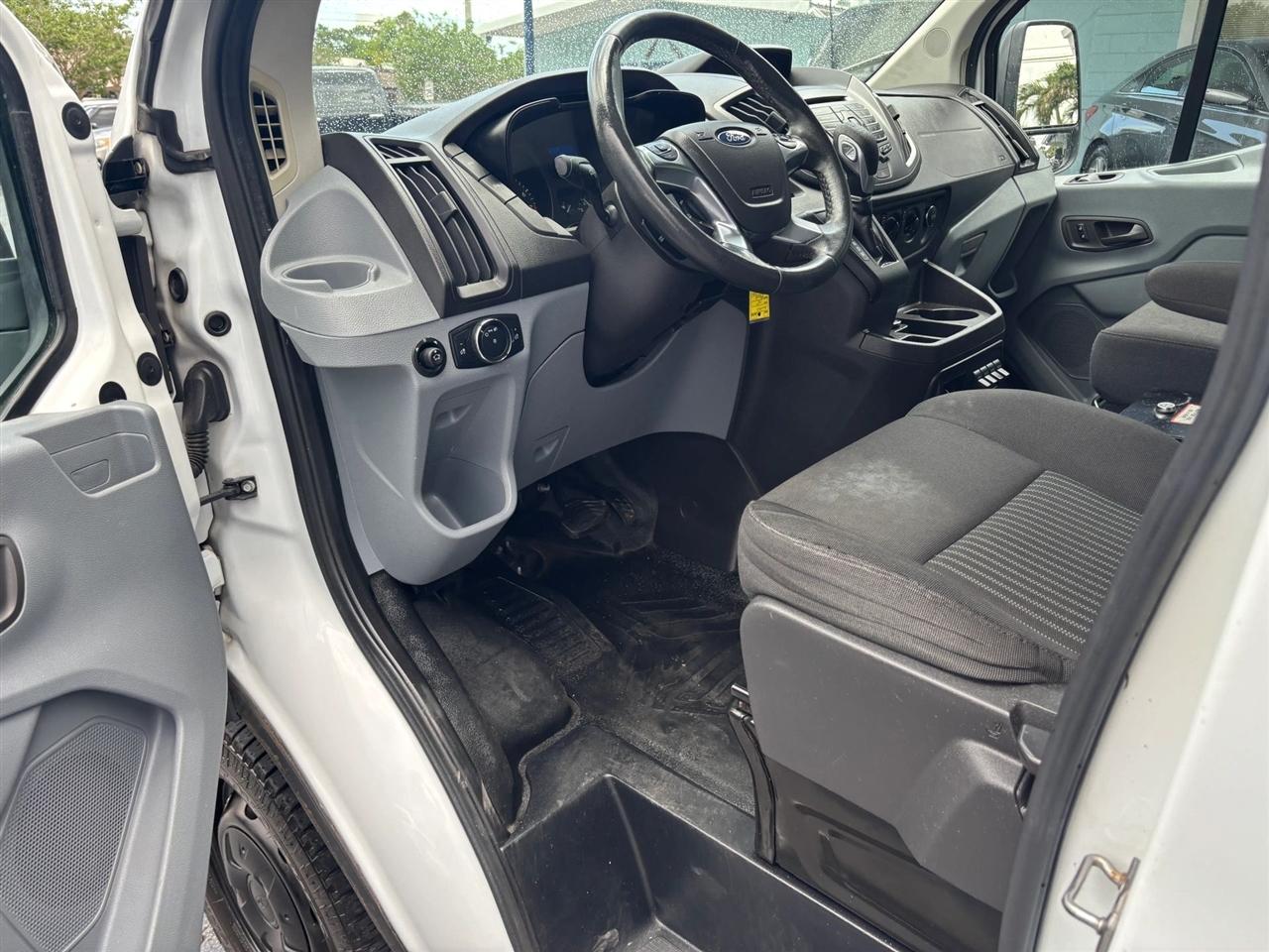 Ford Transit 250 Van Low Roof 60/40 Pass.130-in. WB 2015