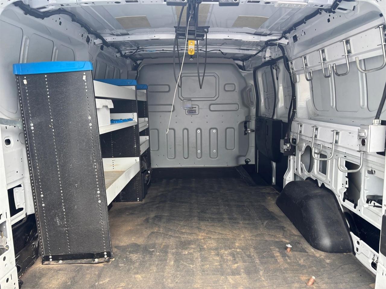 Ford Transit 250 Van Low Roof 60/40 Pass.130-in. WB 2015