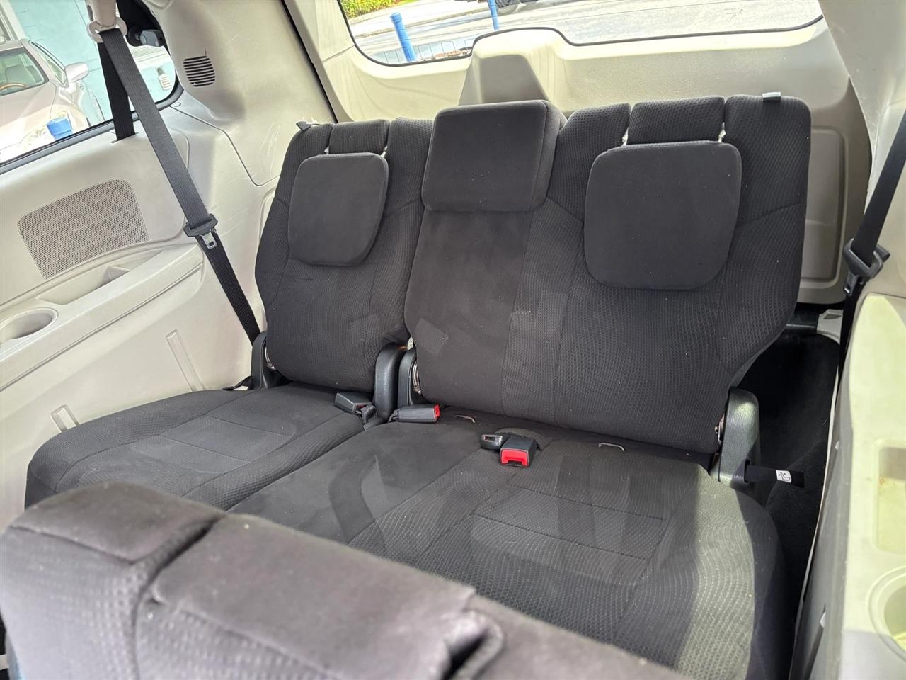Dodge Grand Caravan SXT 2012