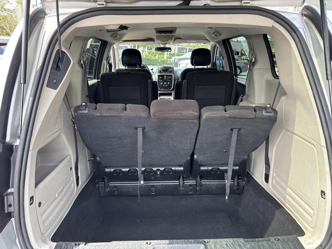 Dodge Grand Caravan SXT 2012