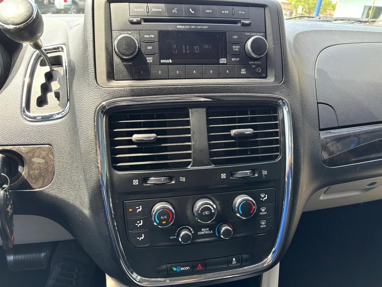 Dodge Grand Caravan SXT 2012