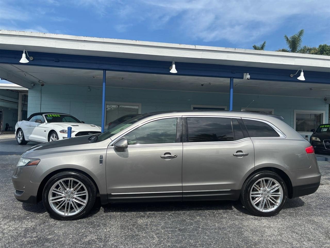 Lincoln MKT 3.5L with EcoBoost AWD 2015
