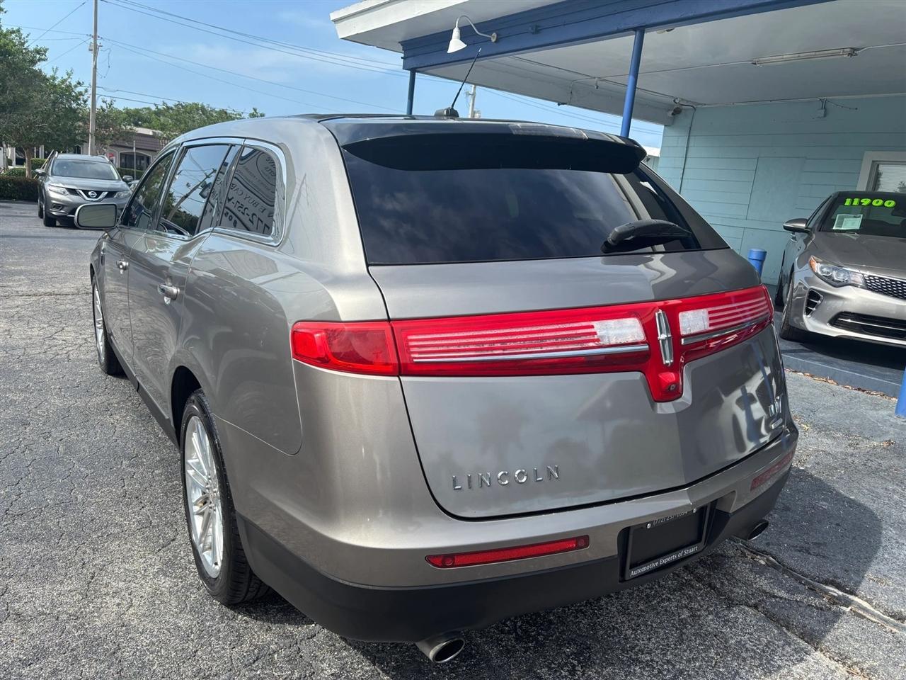 Lincoln MKT 3.5L with EcoBoost AWD 2015