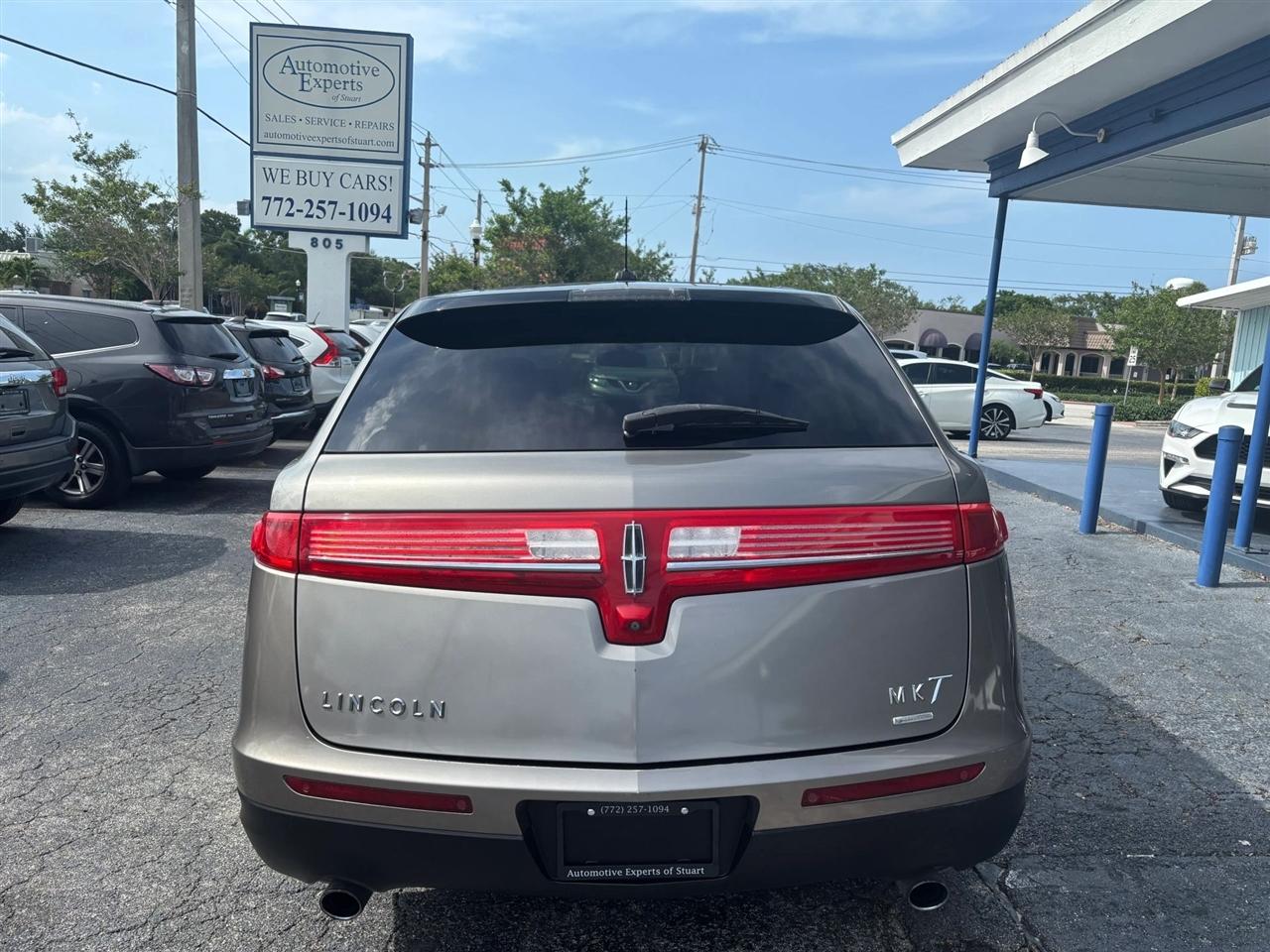 Lincoln MKT 3.5L with EcoBoost AWD 2015