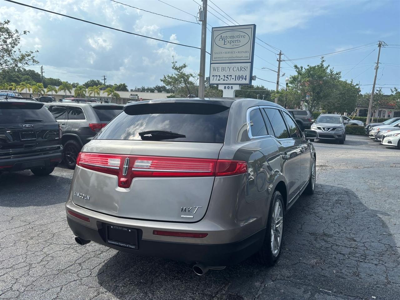 Lincoln MKT 3.5L with EcoBoost AWD 2015