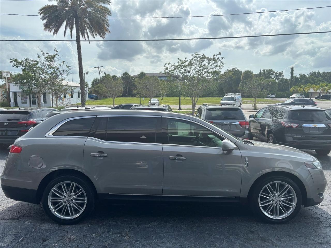 Lincoln MKT 3.5L with EcoBoost AWD 2015