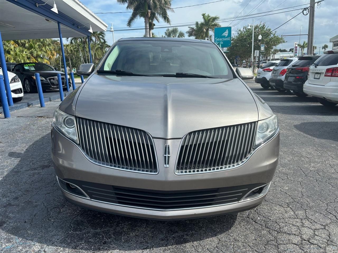 Lincoln MKT 3.5L with EcoBoost AWD 2015