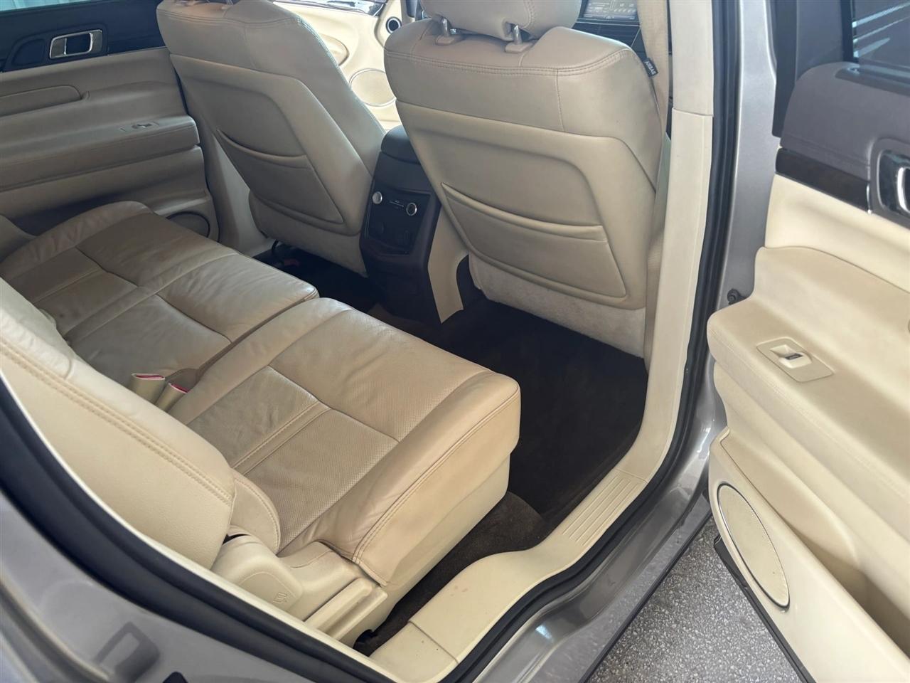 Lincoln MKT 3.5L with EcoBoost AWD 2015