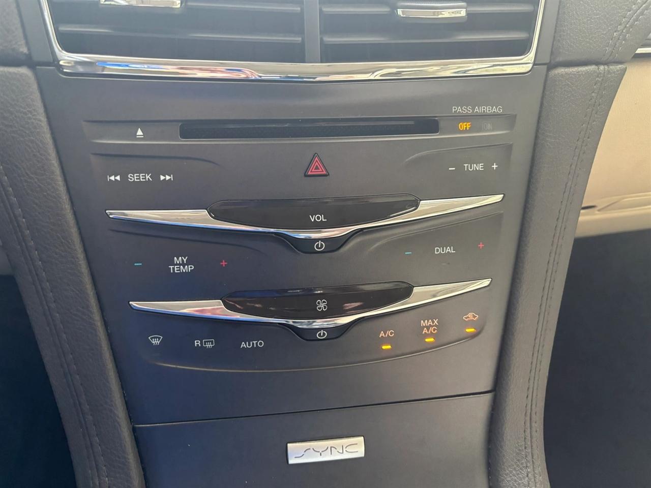 Lincoln MKT 3.5L with EcoBoost AWD 2015