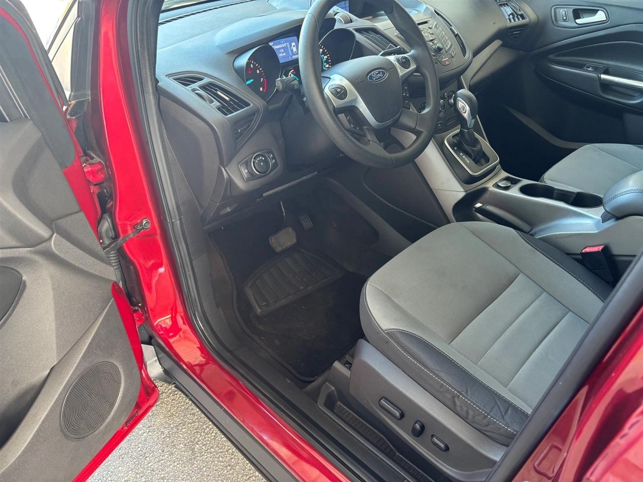 Ford Escape  2014