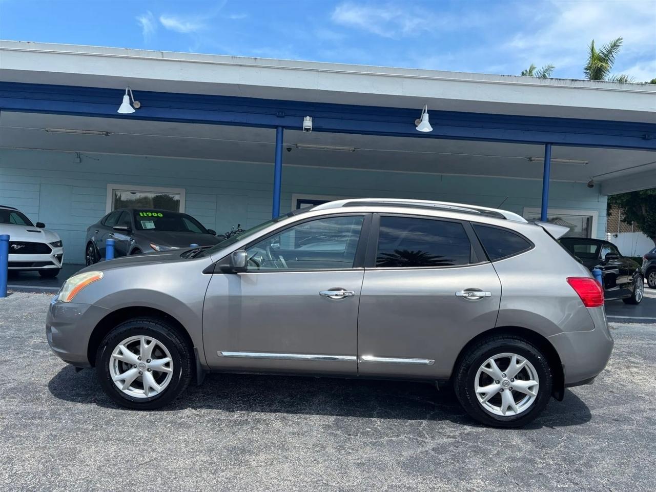 Nissan Rogue SV AWD 2011