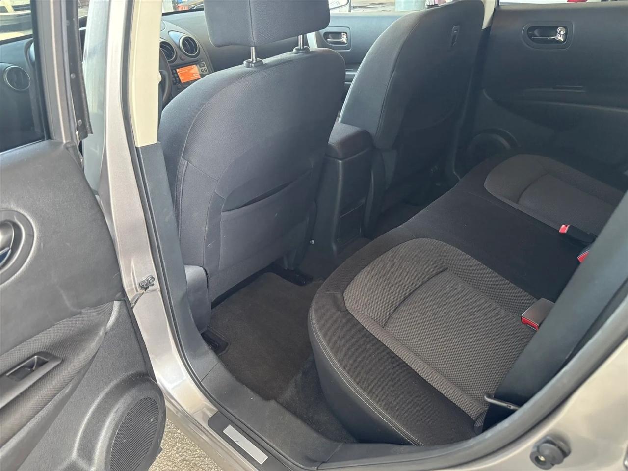 Nissan Rogue SV AWD 2011