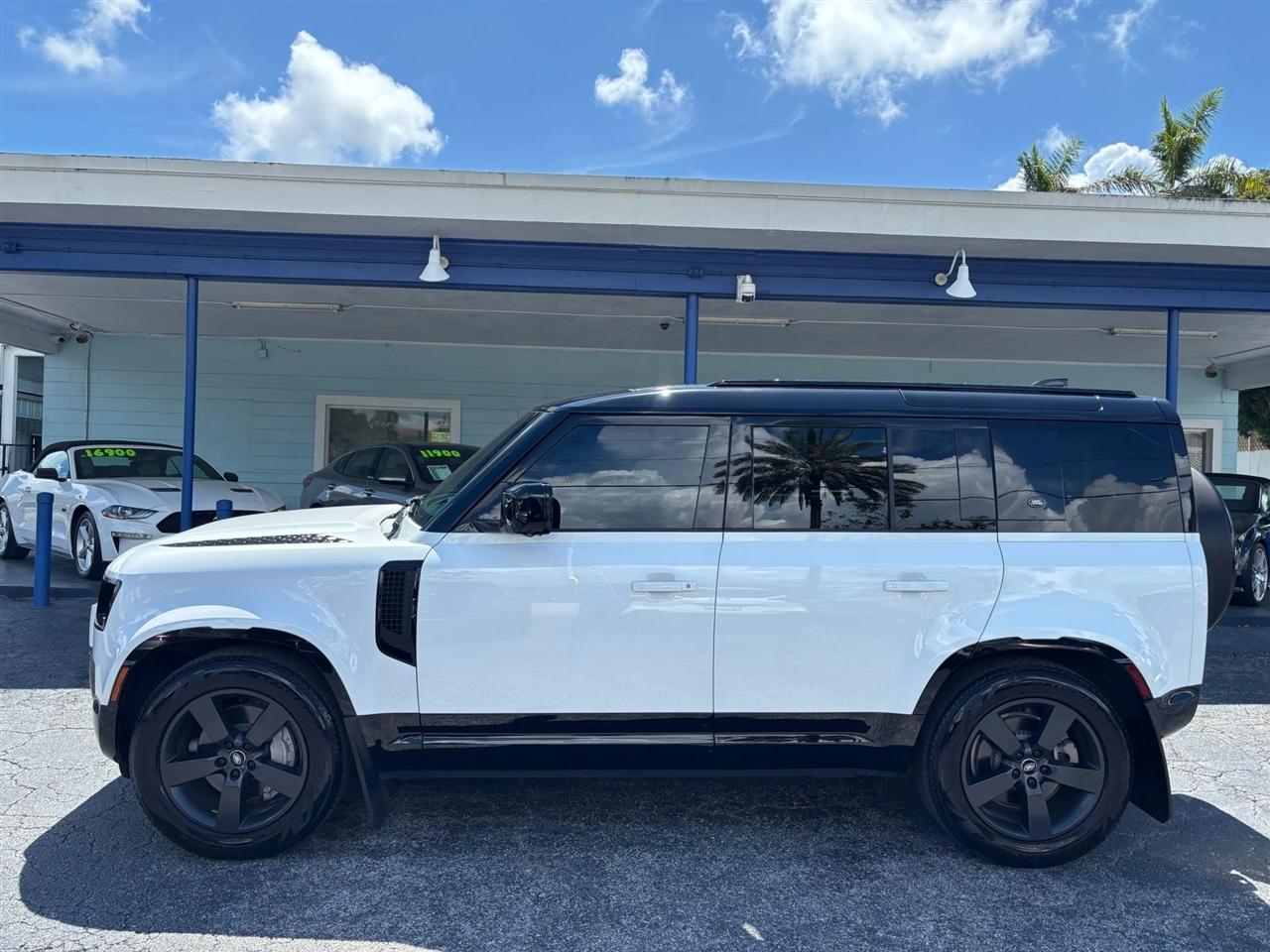 Land Rover Defender 110 X-Dynamic SE 2024